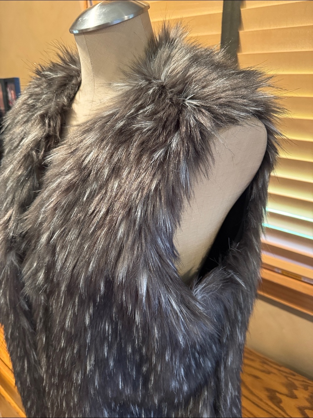 Trouve Gray Faux Fur Open Vest NWOT - Picture 3 of 5